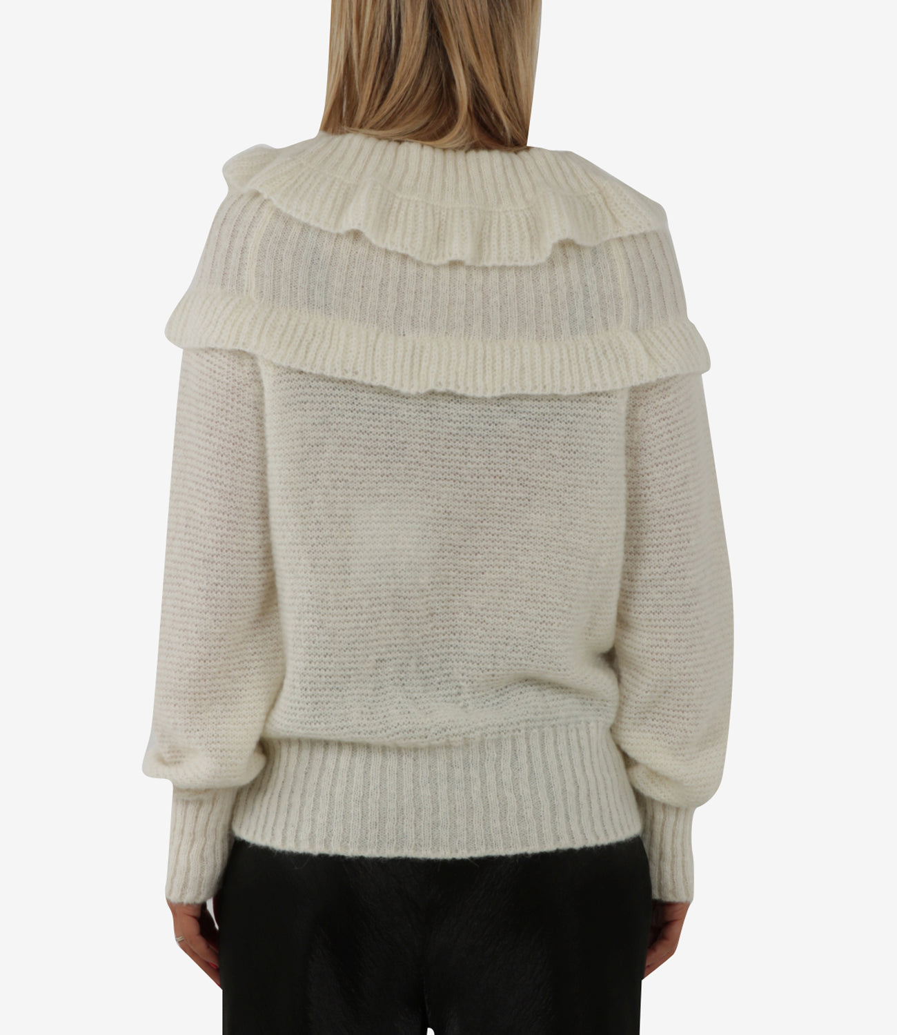 Sweater with ruffles