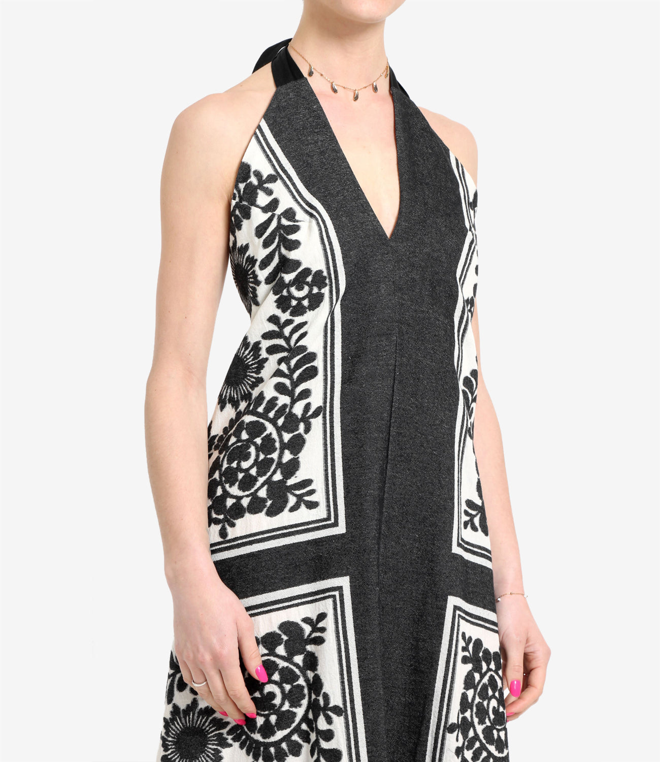 Kaos Icon | Black and White Dress